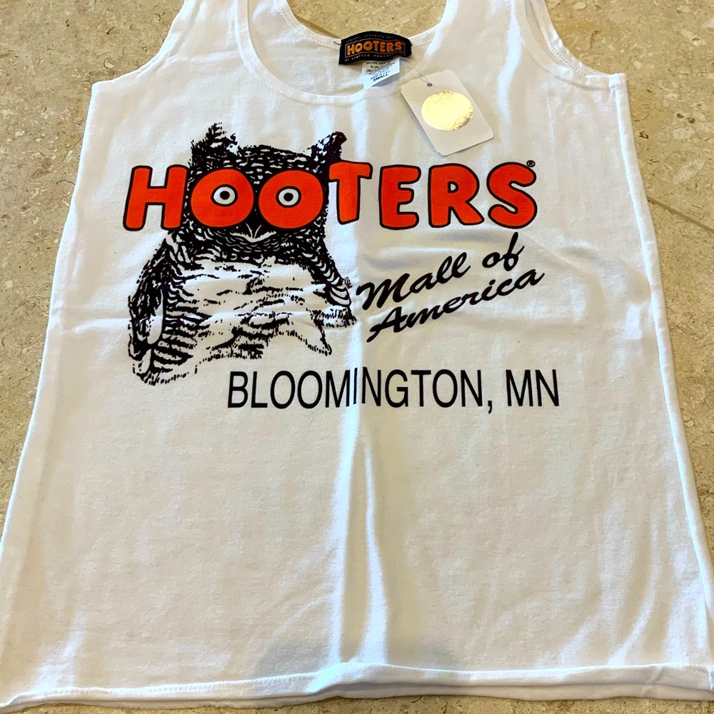 Hooter shirt brand new. Bloomington MN